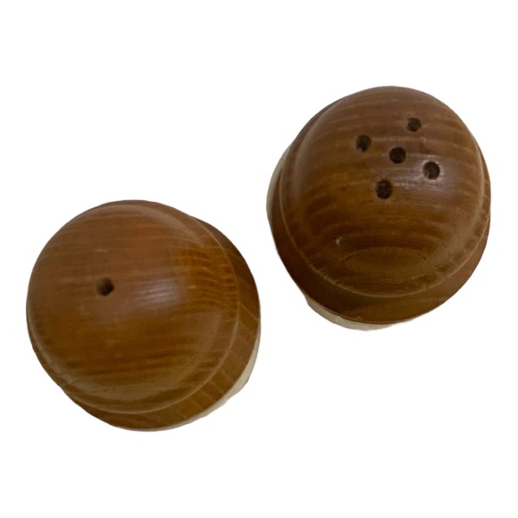VTG RARE 1950’s Teak Wood & Ceramic Shabby Chic Floral Salt & Pepper Shakers - Picture 6 of 7